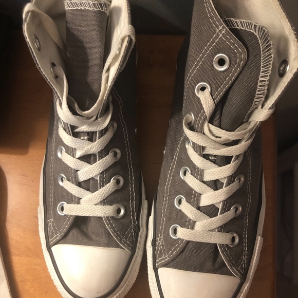 Grey high top Converse sneakers - Picture 2 of 4